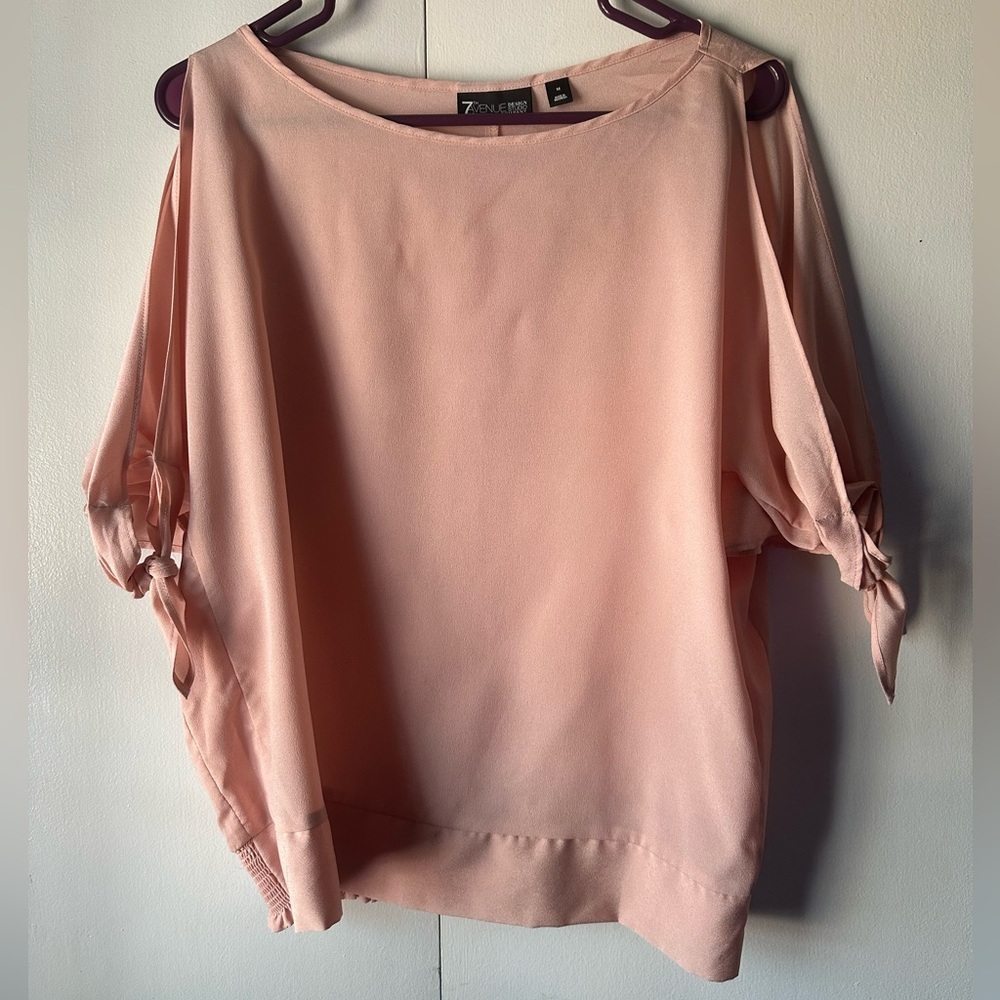 7th Avenue design studio New York & Company size medium pink blouse
